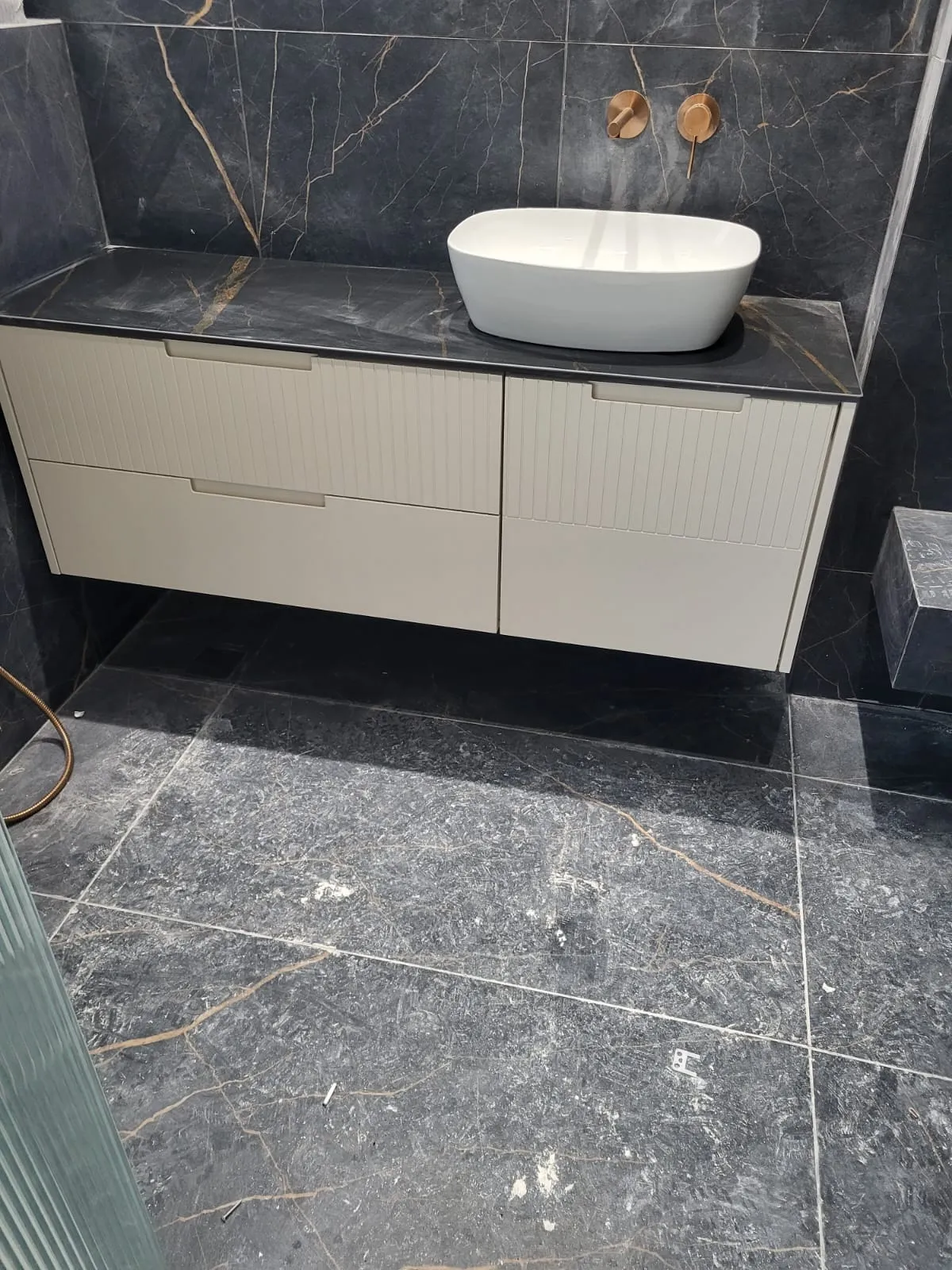 ארונות אמבטיה — עבודת נגרות בהתאמה אישית מבית א׳ אדר (8)