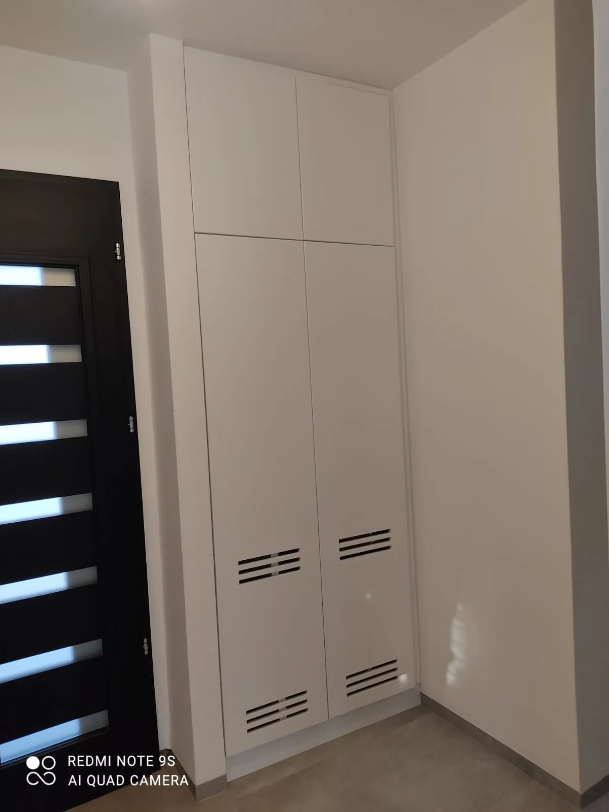 ארונות מבואה ותקשורת — עבודת נגרות בהתאמה אישית מבית א׳ אדר (5)