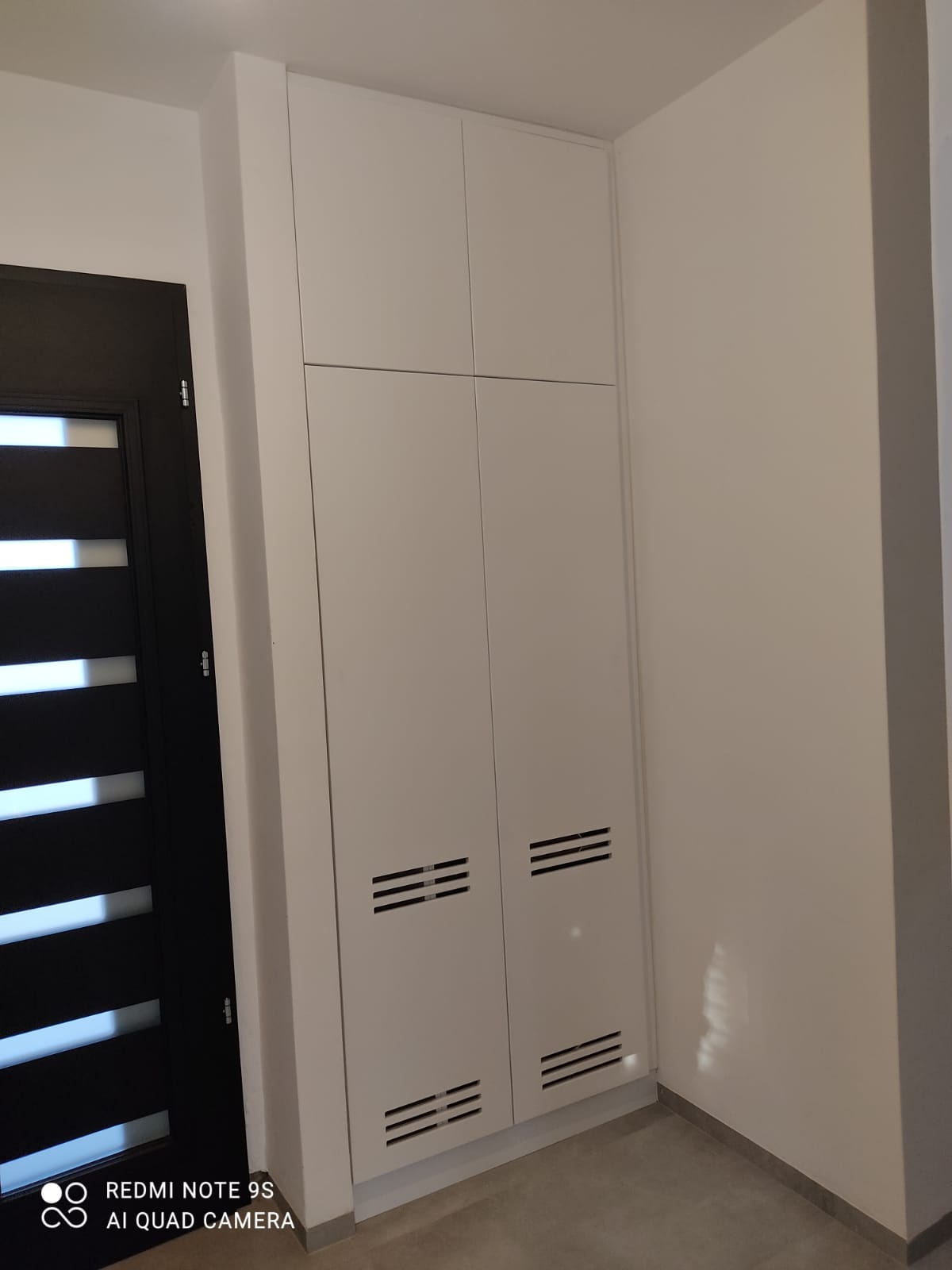 ארונות מבואה ותקשורת — עבודת נגרות בהתאמה אישית מבית א׳ אדר (5)